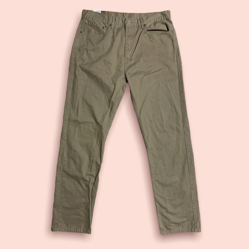Men’s Levi’s khaki pants